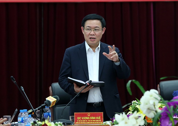 Вице-премьер Выонг Динь Хюэ провел рабочую встречу с руководителями провинции Лайтяу - ảnh 1