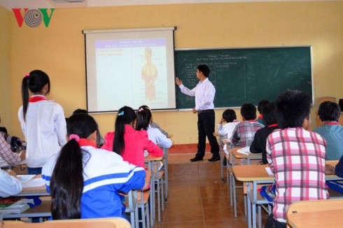 Фан Ван Тханг – энергичный учитель в высокогорном районе провинции Иенбай - ảnh 1