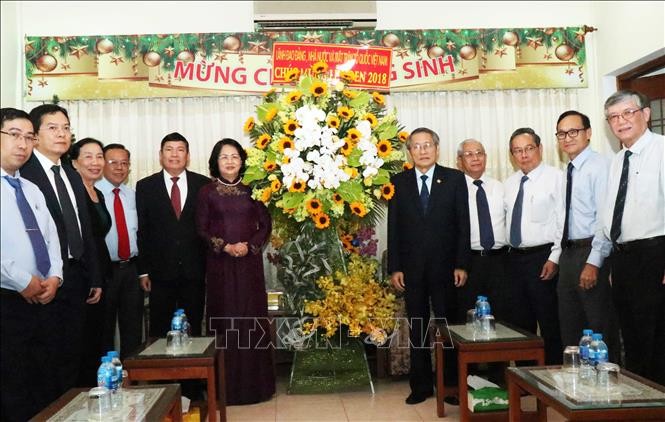 Вице-президент Вьетнама поздравила католиков и протестантов с Рождеством - ảnh 2