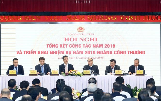 В Ханое прошла конференция по подведению итогов работы министерства промышленности и торговли Вьетнама - ảnh 1