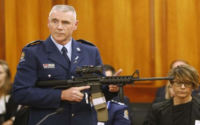Парламент Новой Зеландии принял законопроект о контроле за оружием  - ảnh 1