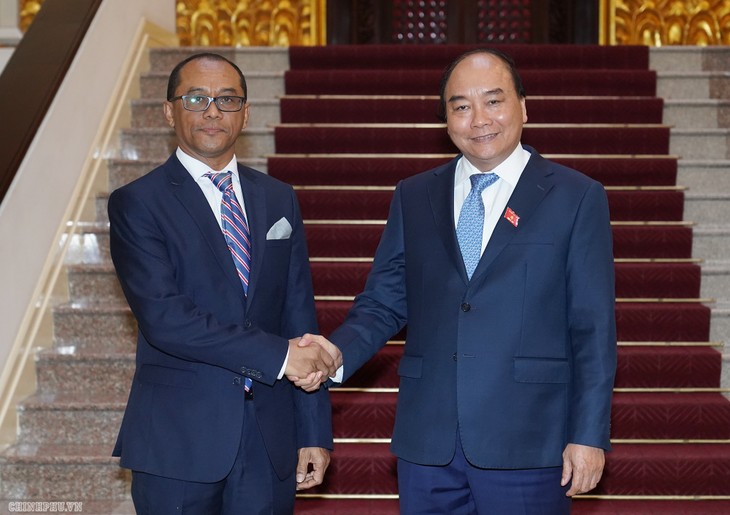 Премьер-министр Вьетнама принял министра иностранных дел и сотрудничества Восточного Тимора - ảnh 1