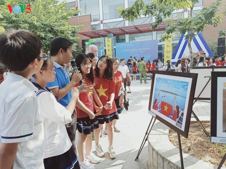 Во Вьетнаме более 22 млн школьников начали новый учебный год - ảnh 22