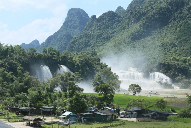 Банжок – один из самых грандиозных водопадов в Юго-Восточной Азии - ảnh 1