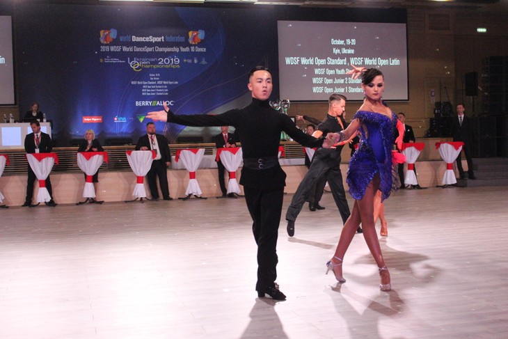 Танцевальный спорт: Впервые Вьетнам выступил на мировом первенстве - ảnh 10