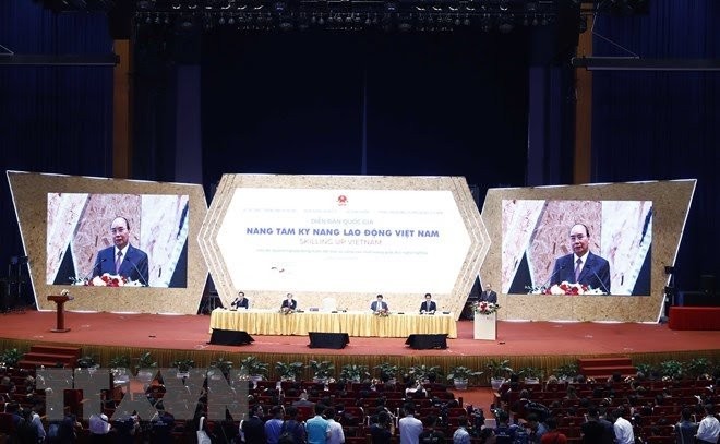Премьер-министр Вьетнама председательствовал на семинаре о повышении качества рабочей силы - ảnh 1