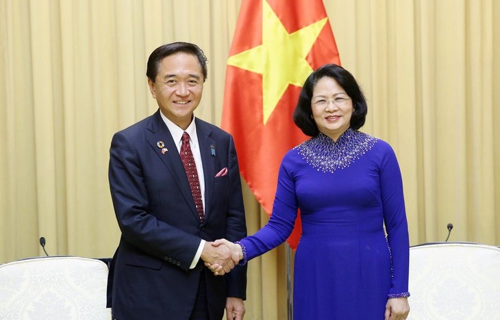 Вице-президент Вьетнама Данг Тхи Нгок Тхинь приняла губернатора префектуры Канагава - ảnh 1