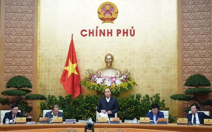 Премьер-министр Нгуен Суан Фук председательствовал на очередном декабрьском правительственном заседании  - ảnh 1