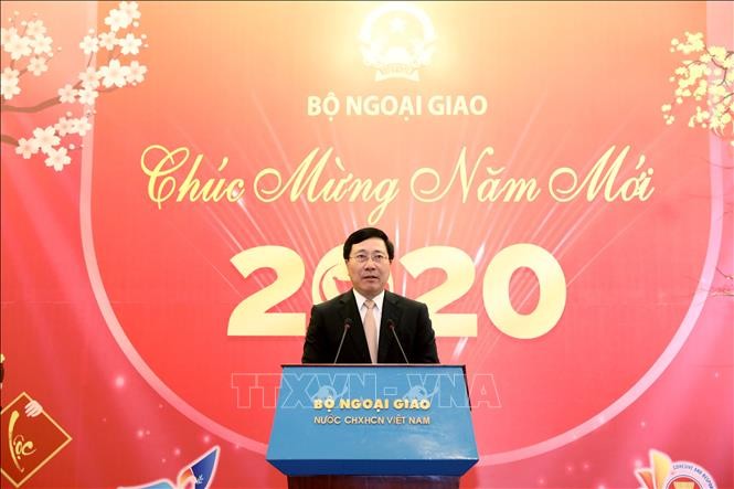 МИД Вьетнама организовал встречу с представителями СМИ страны по случаю нового 2020 года - ảnh 1