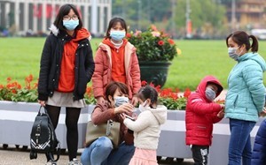 В разных провинциях и городах Вьетнама приняты различные меры по борьбе с коронавирусом - ảnh 1