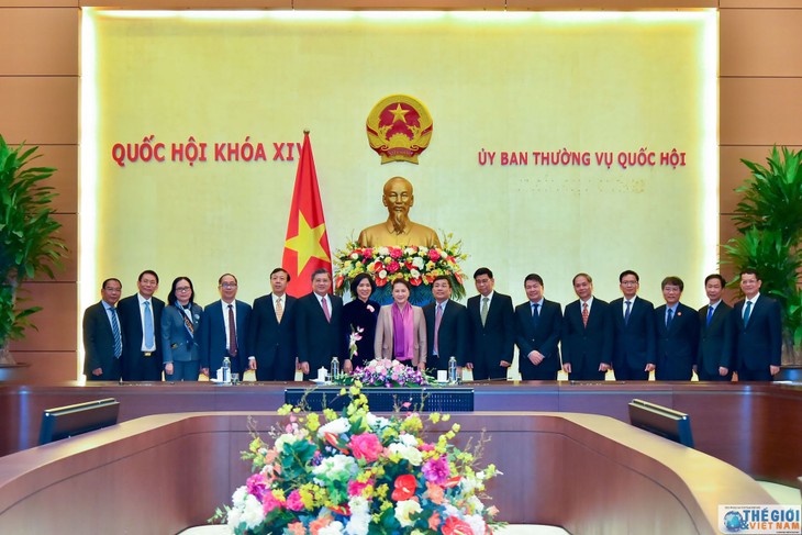 Послы и главы представительств за границей являются связующим звеном между Вьетнамом и странами мира - ảnh 1