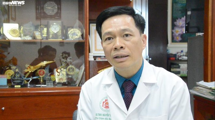 Во Вьетнаме впервые в мире успешно пересадили конечность от живого донора - ảnh 1