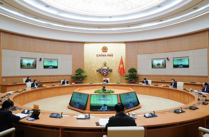 Состоялось совещание постоянного комитета правительства Вьетнама, посвящённое борьбе с коронавирусом - ảnh 1