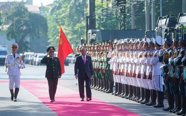 Премьер-министр Вьетнама Нгуен Суан Фук принял участие в 10-й конференции по подведению итогов соревнования в армии - ảnh 1