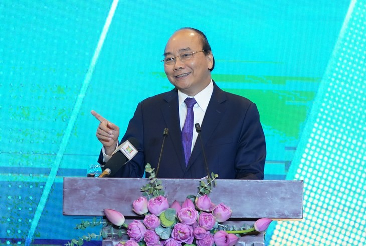 Премьер-министр Нгуен Суан Фук принял участие в конференции «Ханой 2020 – инвестиционное сотрудничество и развитие» - ảnh 1