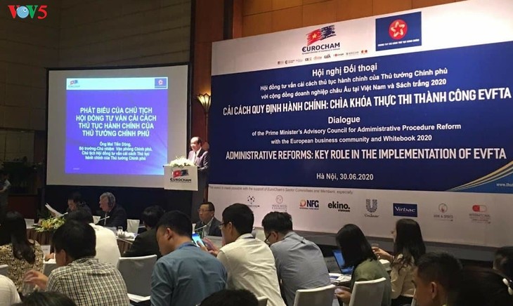Европейские компании и правительство Вьетнама прилагают совместные усилия для проведения административной реформы  - ảnh 1
