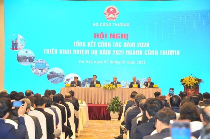 Важная роль экспорта, потребления и инвестиций в развитии вьетнамской экономики в 2021 г. - ảnh 1