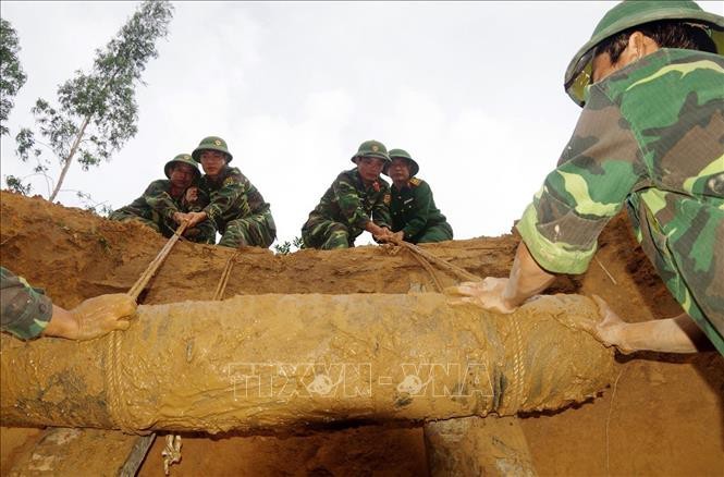 Вьетнам прилагает усилия для ликвидации последствий применения бомб и мин - ảnh 1