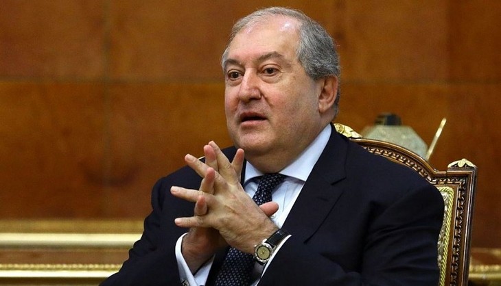 Президент Армении ушел в отставку - ảnh 1