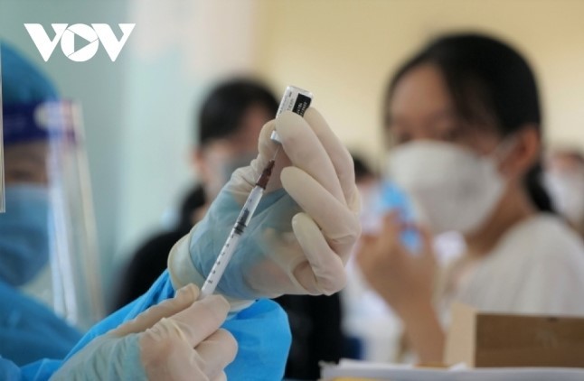 К 5 мая во Вьетнаме было введено более 1,6 млн. вакцин против COVID-19 детям в возрасте от 5 до 12 лет - ảnh 1