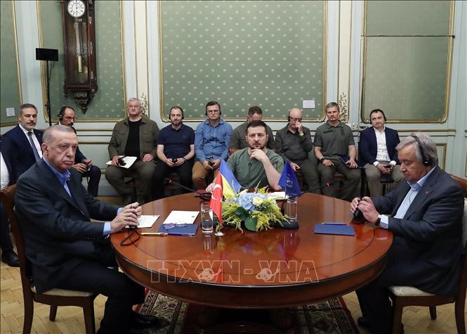 Генсек ООН встретился с лидерами Украины и Турции, чтобы обсудить пути прекращения конфликта - ảnh 1