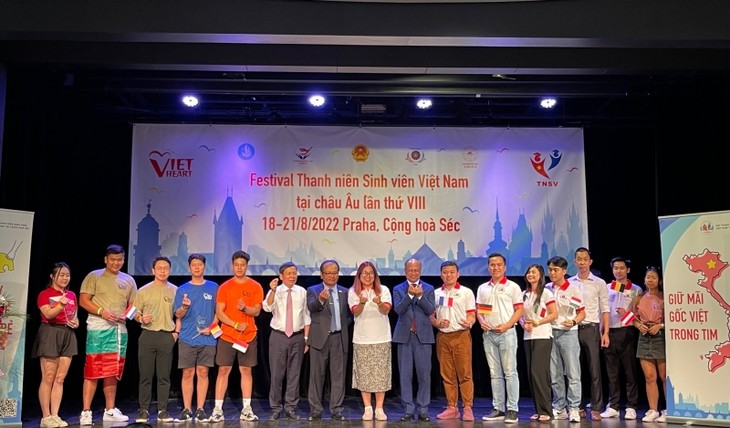 Открылся 8-й Фестиваль вьетнамской молодежи и студентов в Европе - ảnh 1