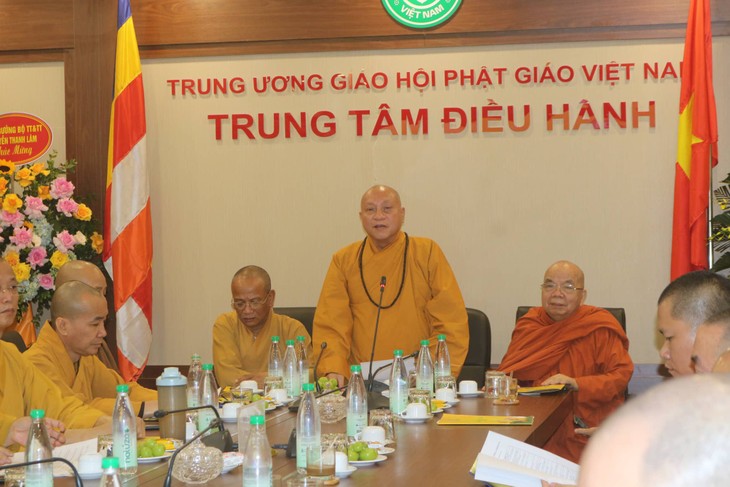 Необходимо быстро и своевременно предоставить монахам, буддистам и жителям в стране и за рубежом информацию о вьетнамском буддизме  - ảnh 1