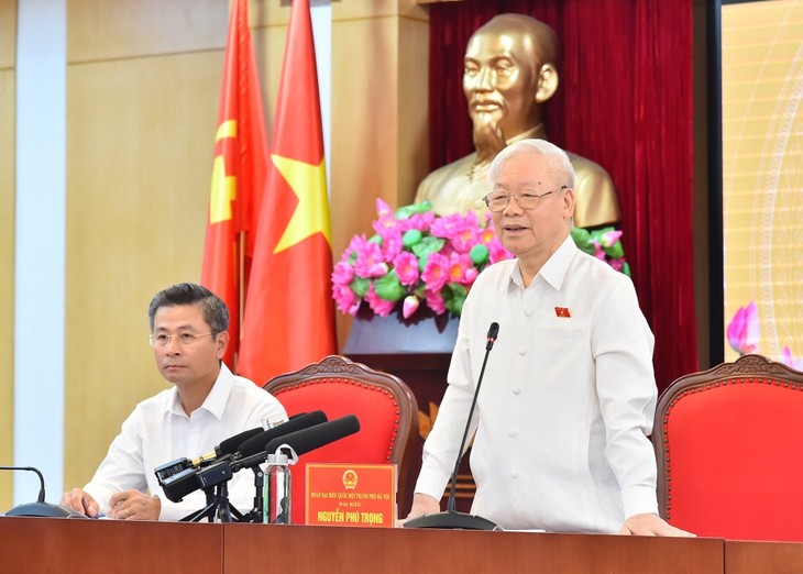 Генсек ЦК КПВ Нгуен Фу Чонг провел встречу с избирателями Ханоя - ảnh 1