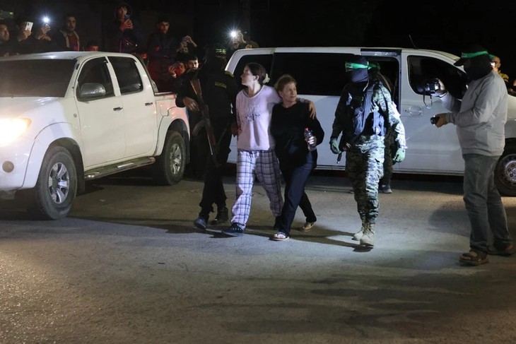 ХАМАС заявил об освобождении еще 10 израильских заложников - ảnh 1