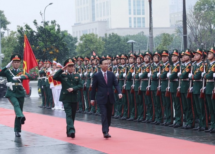 Президент Во Ван Тхыонг посетил группу Viettel  - ảnh 1