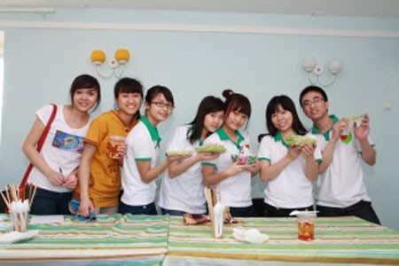 Du học sinh Việt Nam ở Tomsk bán phở làm từ thiện - ảnh 5