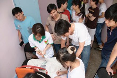 Du học sinh Việt Nam ở Tomsk bán phở làm từ thiện - ảnh 2