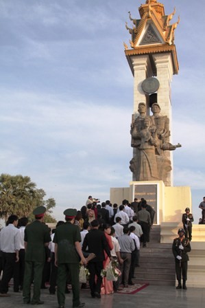 Hoạt động kỷ niệm 68 năm ngày thành lập QĐND Việt Nam tại Campuchia - ảnh 5