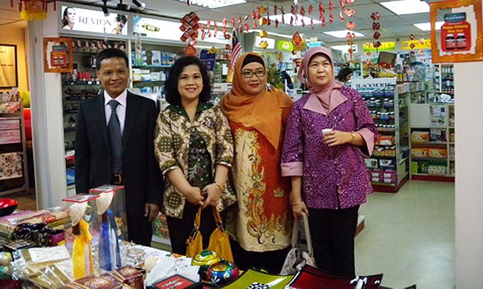 Đại sứ quán Việt Nam tại Malaysia tổ chức Hội chợ Xuân  - ảnh 2