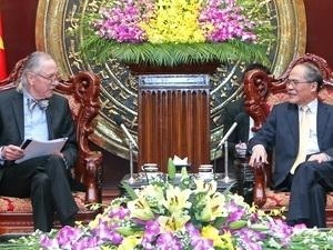 Chủ tịch Quốc hội Nguyễn Sinh Hùng tiếp Tổng Thư ký Liên minh Nghị viện Thế giới - ảnh 1