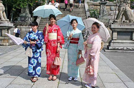 Nhật Bản và Pháp lần đầu tiên tham gia Festival Nghề truyền thống Huế 2013 - ảnh 1