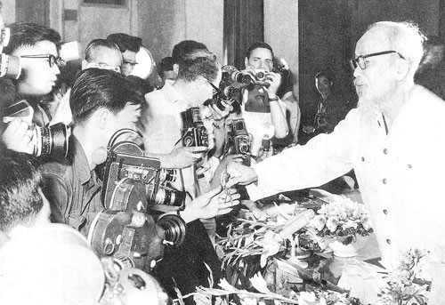 Các hoạt động kỷ niệm 88 năm Ngày Báo chí Cách mạng Việt Nam (21/6/1925 – 21/6/2013) - ảnh 1