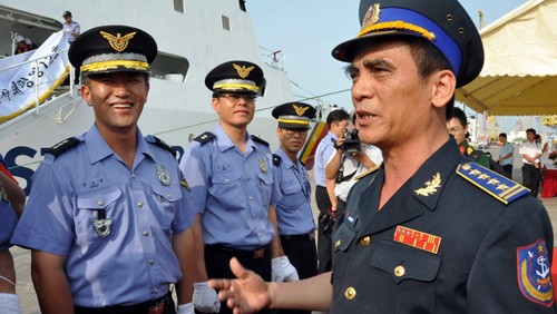 Tàu Cảnh sát biển Hàn Quốc thăm Cảnh sát biển Việt Nam  - ảnh 1