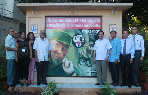 Tăng cường phối hợp giữa Mặt trận Tổ Quốc Việt Nam và Ủy ban bảo vệ cách mạng Cuba - ảnh 1
