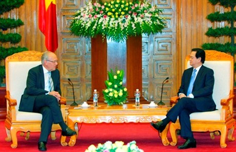 Thủ tướng Nguyễn Tấn Dũng tiếp Bộ trưởng Kinh tế, Giáo dục và Nghiên cứu Thụy Sỹ - ảnh 1