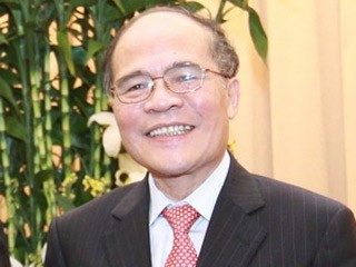 Chủ tịch QH Nguyễn Sinh Hùng: Đoàn kết, đổi mới, hoàn thành thắng lợi nhiệm vụ kế hoạch 2011 - 2015 - ảnh 1