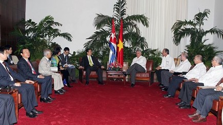 Thủ tướng Nguyễn Tấn Dũng bắt đầu các hoạt động thăm chính thức Cuba - ảnh 3
