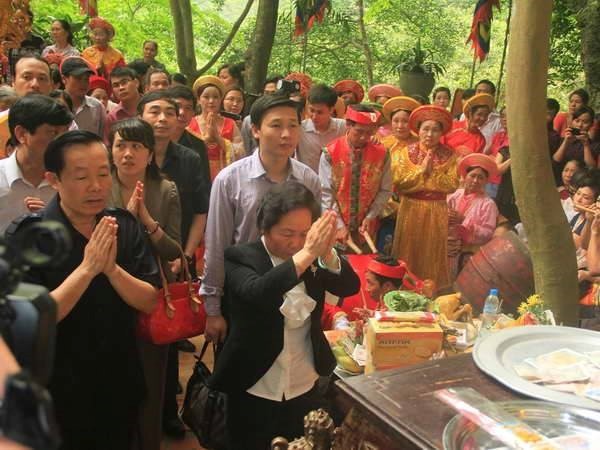 Phó Chủ tịch nước Nguyễn Thị Doan dự và khai hội đền Trần tại Ninh Bình  - ảnh 1
