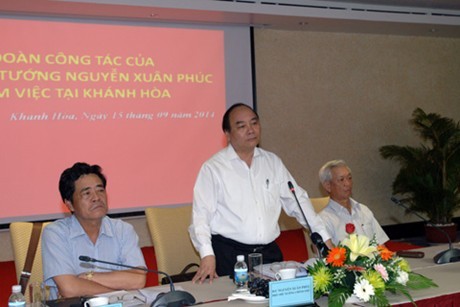 Phó Thủ tướng Nguyễn Xuân Phúc làm việc với tỉnh Khánh Hòa - ảnh 1