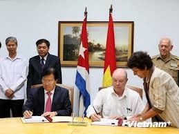Việt Nam và Cuba nhất trí thúc đẩy hợp tác kinh tế thương mại  - ảnh 1