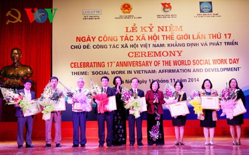 Mít tinh kỷ niệm Ngày Công tác xã hội thế giới lần thứ 17 tại Hà Nội - ảnh 1
