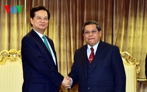 Thủ tướng Nguyễn Tấn Dũng kết thúc tốt đẹp chuyến thăm chính thức Malaysia  - ảnh 2