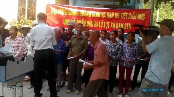 Hội đồng hương Quảng Ninh ủng hộ đồng bào chịu thiệt hại do bão lũ - ảnh 1