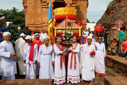 Sắc thái văn hóa truyền thống trong lễ hội Katê của đồng bào Chăm - ảnh 1