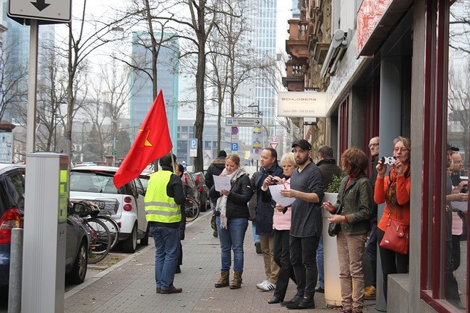 Người Việt tại Đức tuần hành phản đối hành động của Trung Quốc ở Biển Đông  - ảnh 10